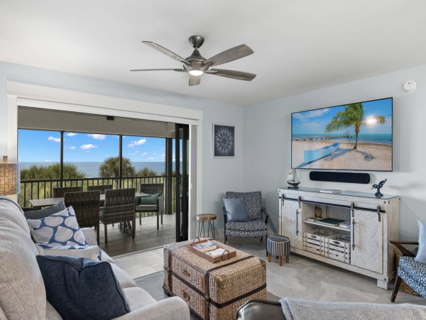 Family Friendly Complex in Sanibel Located on the Beach